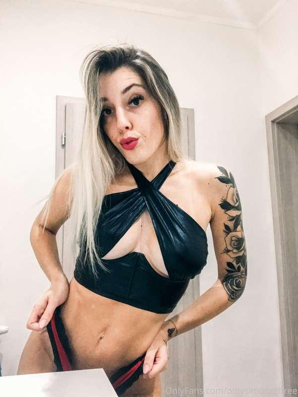 Can you imagine my wet lips on your dick? 😈😈😍😍😱💦💦 Or wanna s..