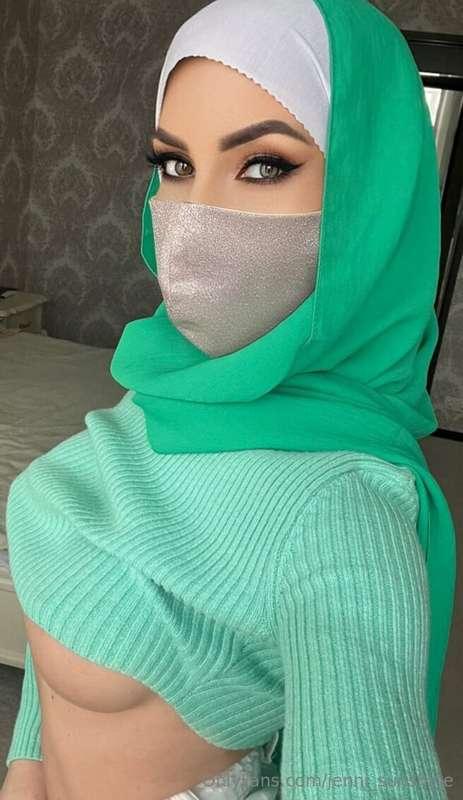 A real whore in a hijab, isn’t it true that your cock 🍆 turn..