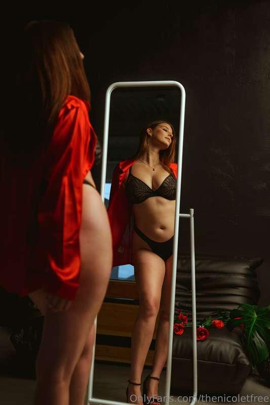 Black and red are my fav colors to wear ;)