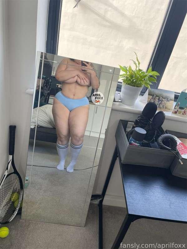 I love mirror pics, do you?😘