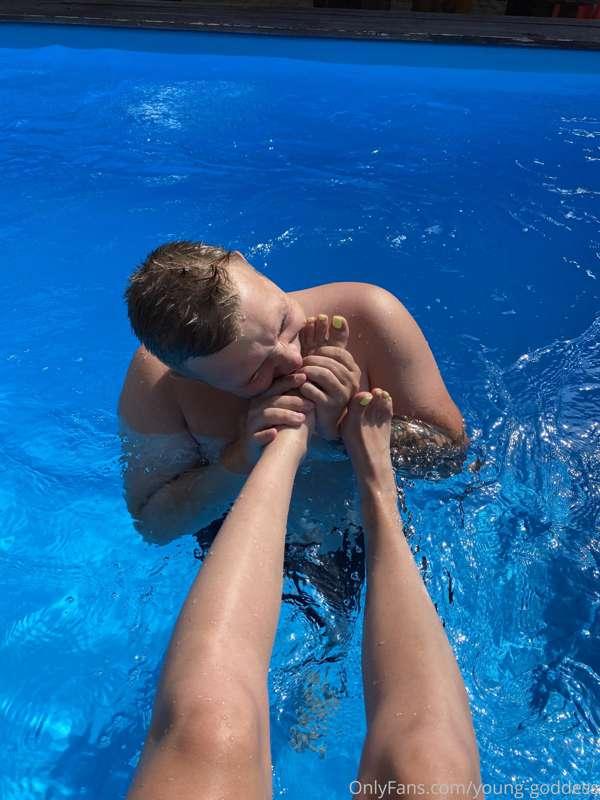 young-goddess main image