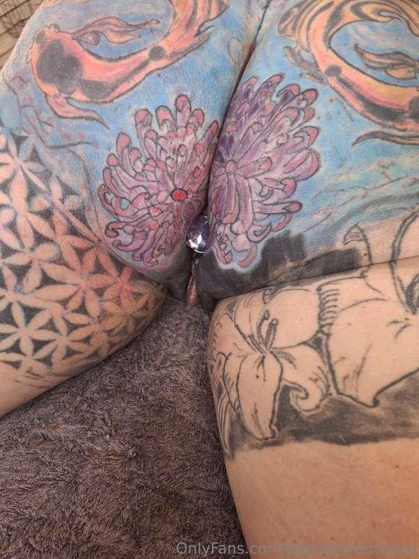 Here's a little bundle of me being tattooed around my butt h..