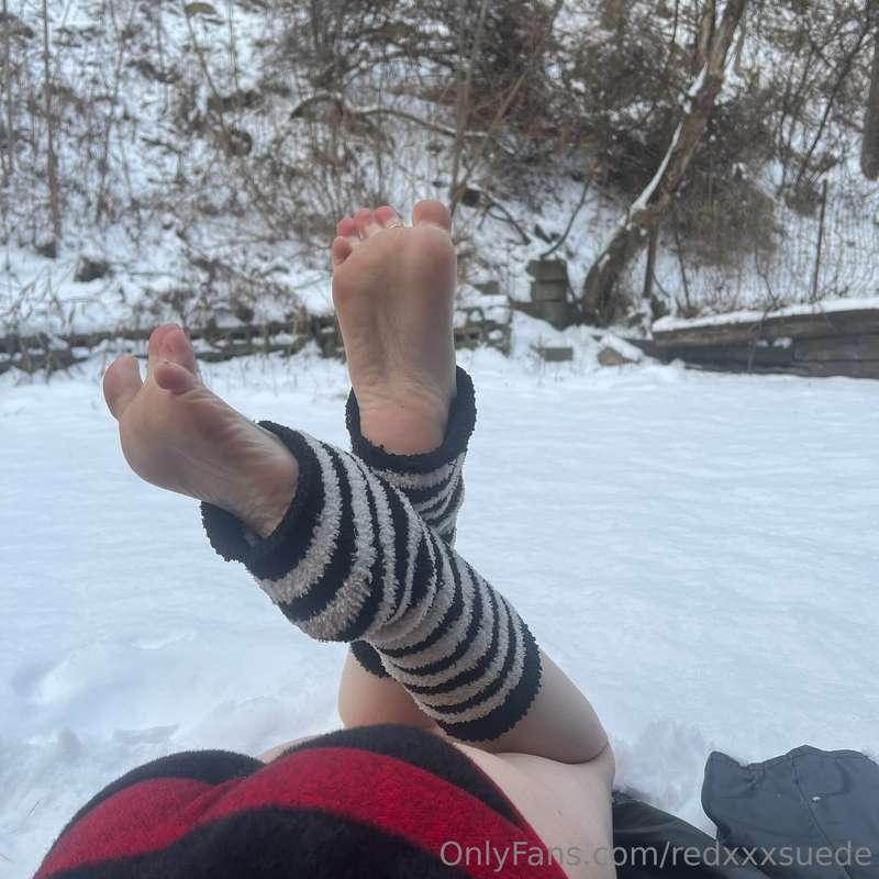 Soft or scrunched soles 🙈❄️🦶🤤💦