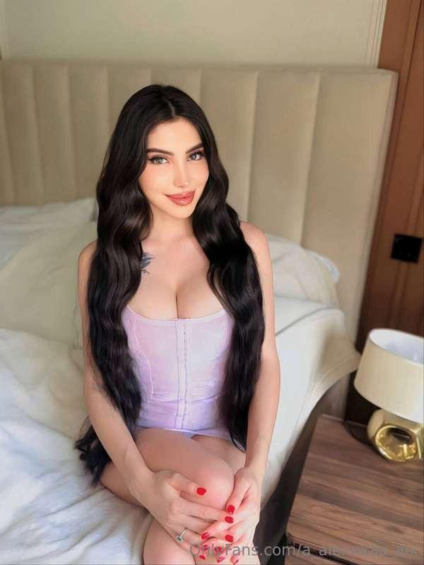 🟢FREE PAGE(30 DAYS)🟢@esmeraldai😈
Busty hottie @esmeraldai lo..