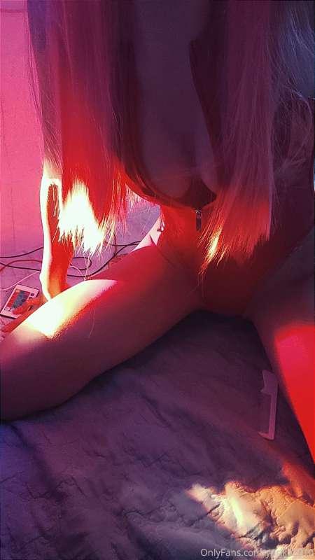 Hey humm..🌺💓
🌸Can u tell me shoud i post 1 post a lot of pic..