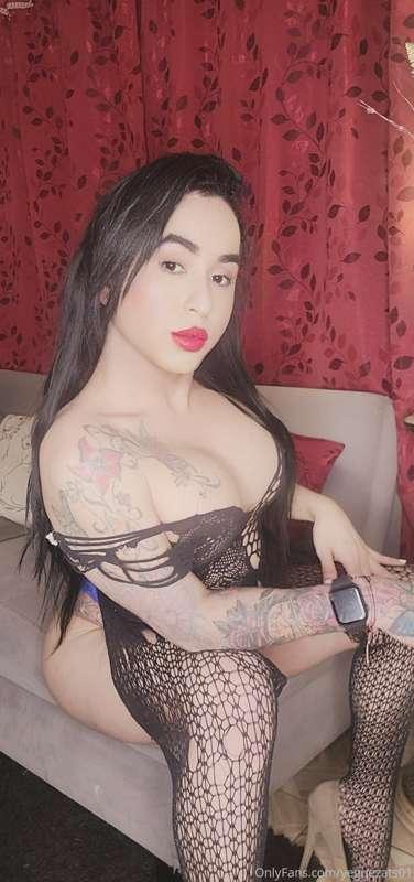 Give me many hearts to my photos and give me love if you wan..