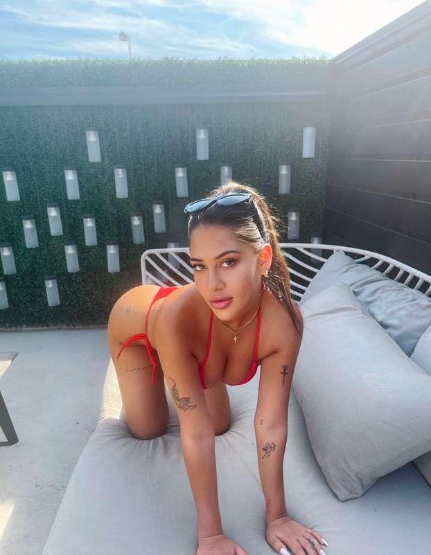 😘