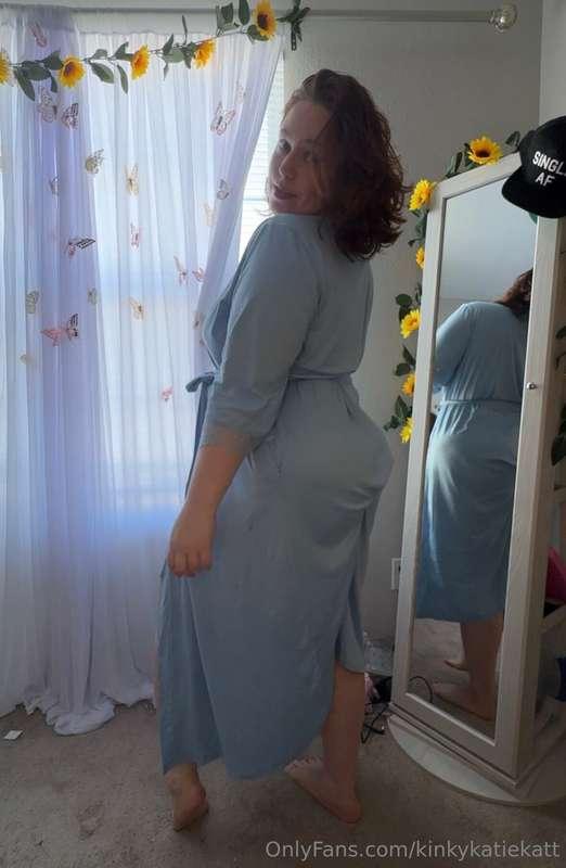 De-robe me during one of my Sexting Sunday specials Daddy!! ..