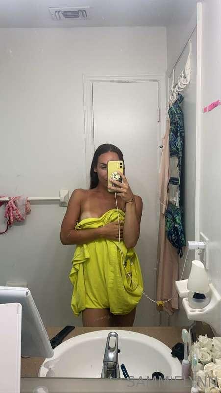 Check your dms to see some tan lines 👀😍