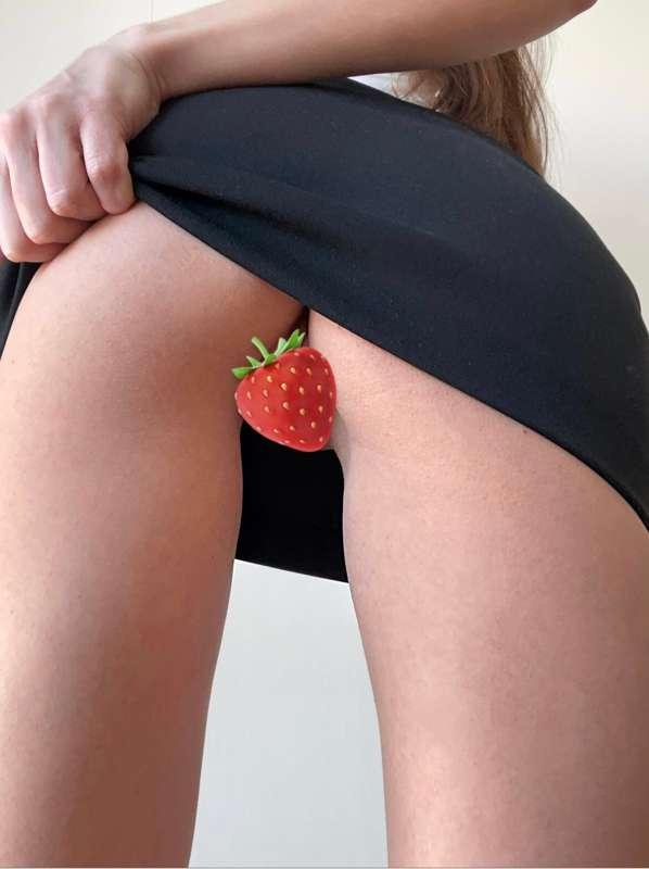 Do you like strawberries? 🍓😋

❣️Discount 25% on my profile👇🏼..