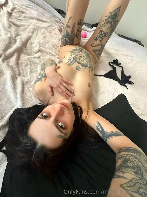 🍓DON'T MISS @weird_bunny THIS HOT PUSSY😻😋Follow @weird_bunny..