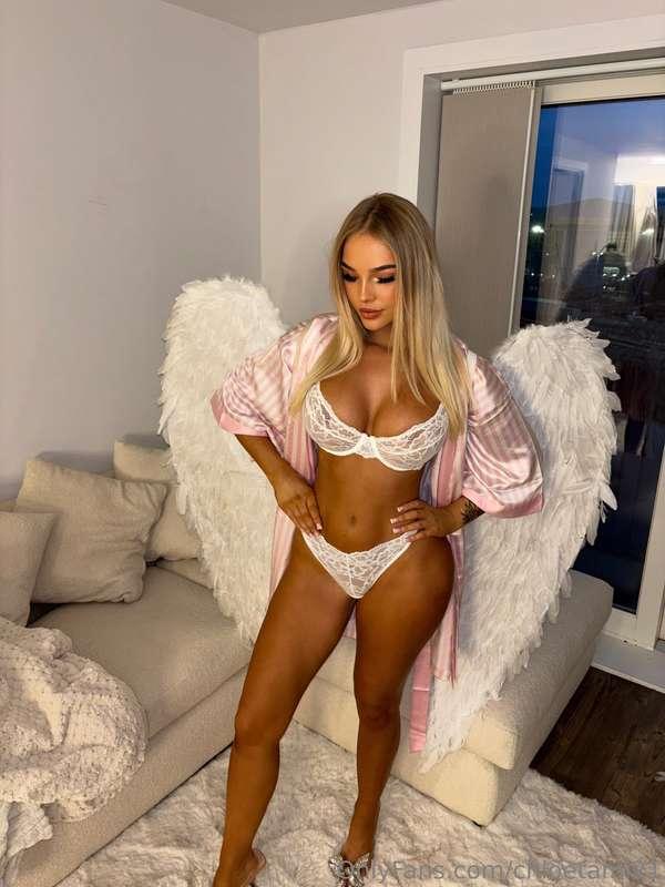 chloetami21 image #1