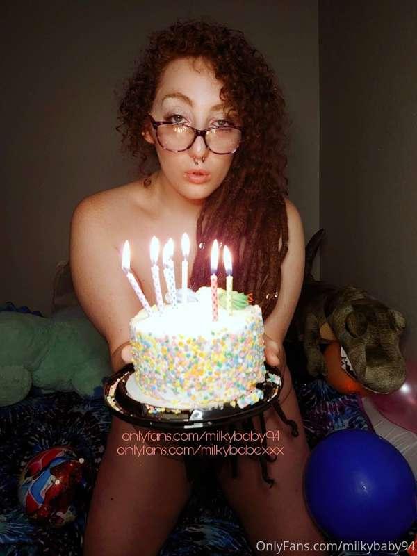 Can't believe it's less than a week until my birthday! 
I'm ..