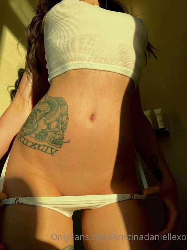 LIKE if you think I have a sexy pussy 🥰