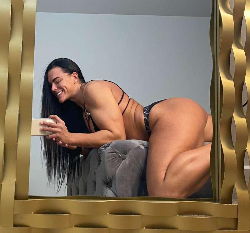 🥳