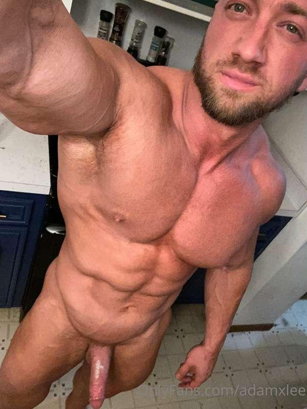 Like if you like muscle 💪🏼!!! Comment if you like the cum st..