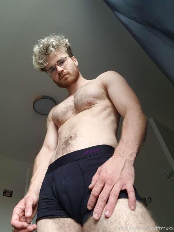 Lick my clit till my body's shaking🥵