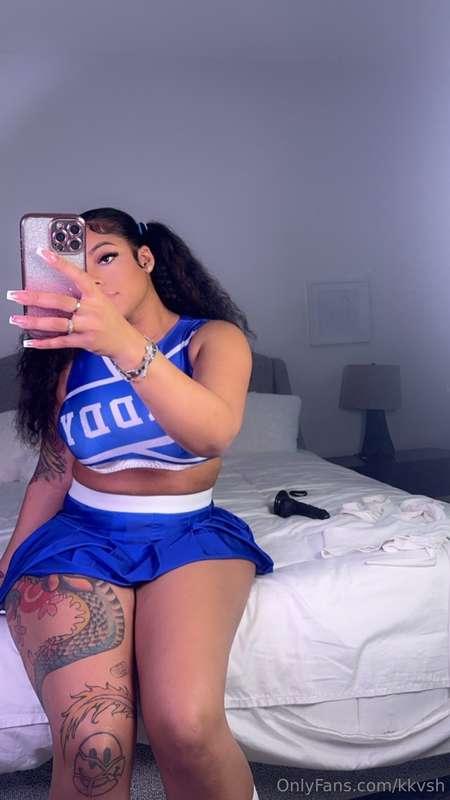 Kind of bored right now, Will you show me your cock daddy? 🥵