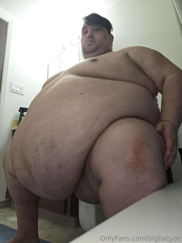 Look at this belly hang when I don't support it with my knee..