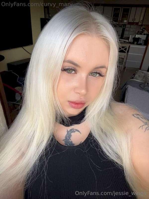 # Hot @curvy_mary will fulfill all your dirty dreams 😈 Sweet..