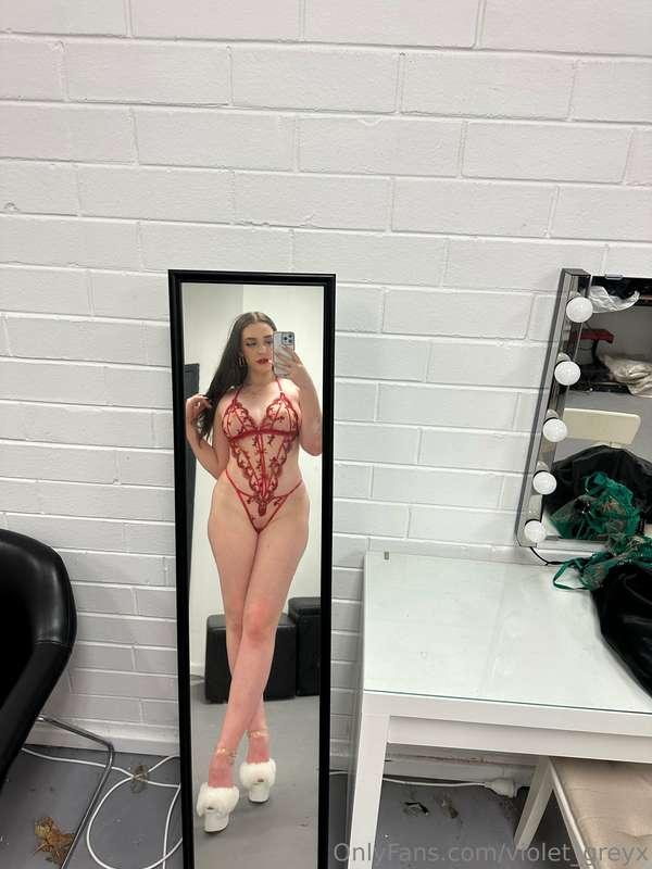 Time to get into the Christmas spirit. Full photo sets comin..