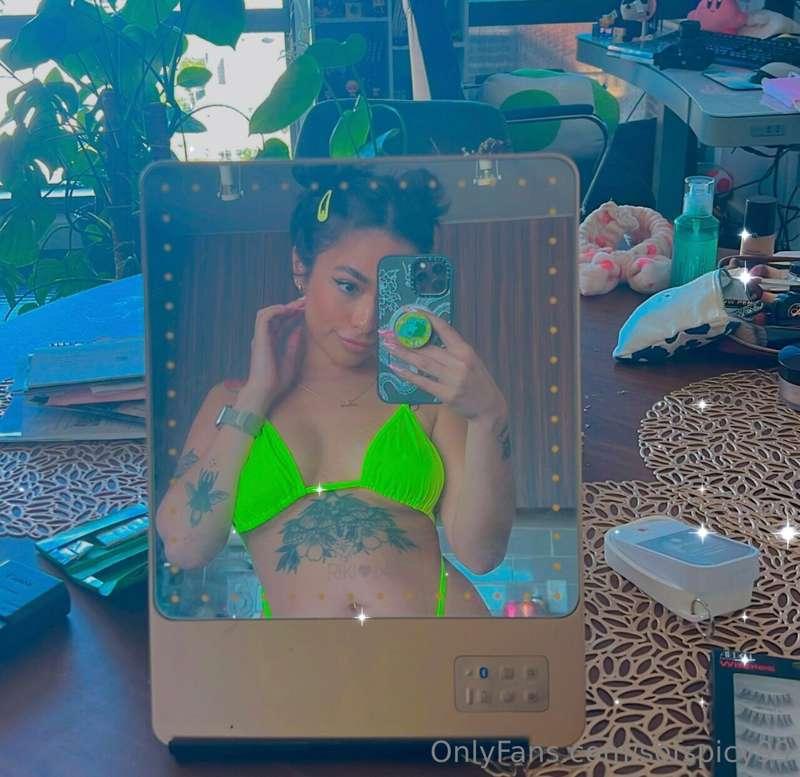 New outfit, what do we think? 🤔