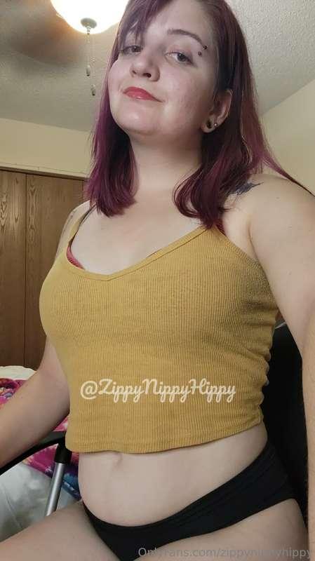 Are you a sucker for some allll natural booty jigglin'? 😍 (1..