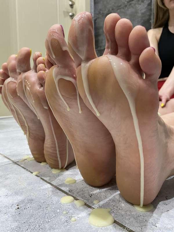 emilybaileyfeet image #0