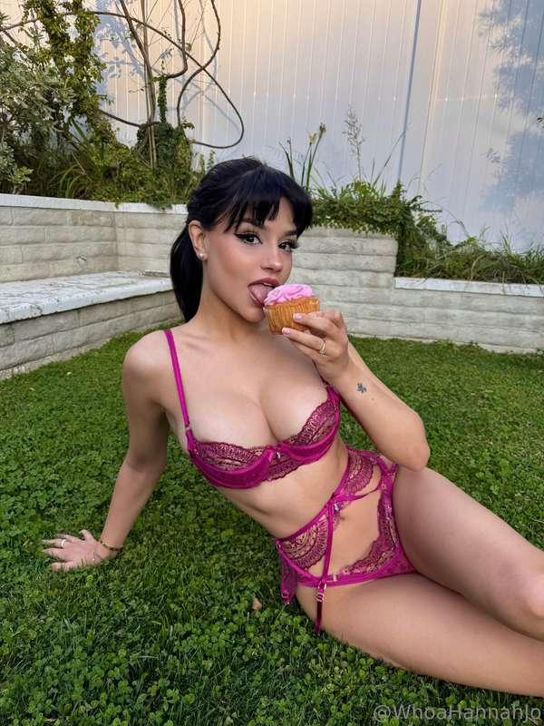 do you like how i lick it??? 👅🧁💗