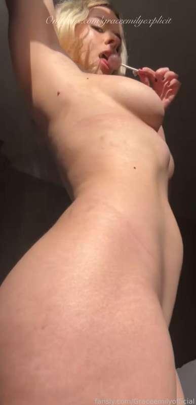 Make me get licked or watch me suck
Something? Choose what you want ?😋🩷🧚🏻