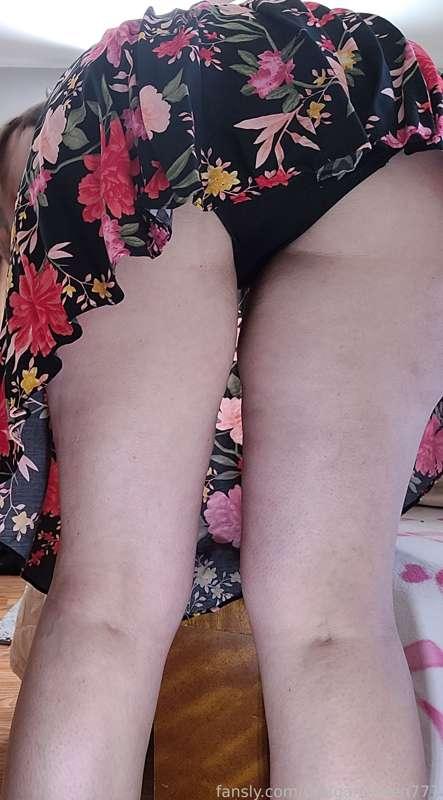 It's Fanny Friday! 😘❤️ I wish it was warm enough that I could have left the sundress on but it's still cold in Michigan 🙄

#fyp #cougar #mature #milf #mommy #stepmom #curvy #bush #upskirt #nopanties #sundress #ass #bigbooty 