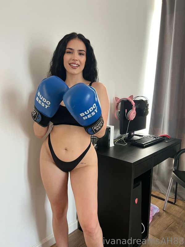 Would you fight me? In bed... 😏
