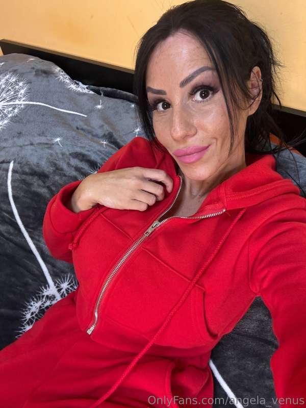 does red suit me? 🥰