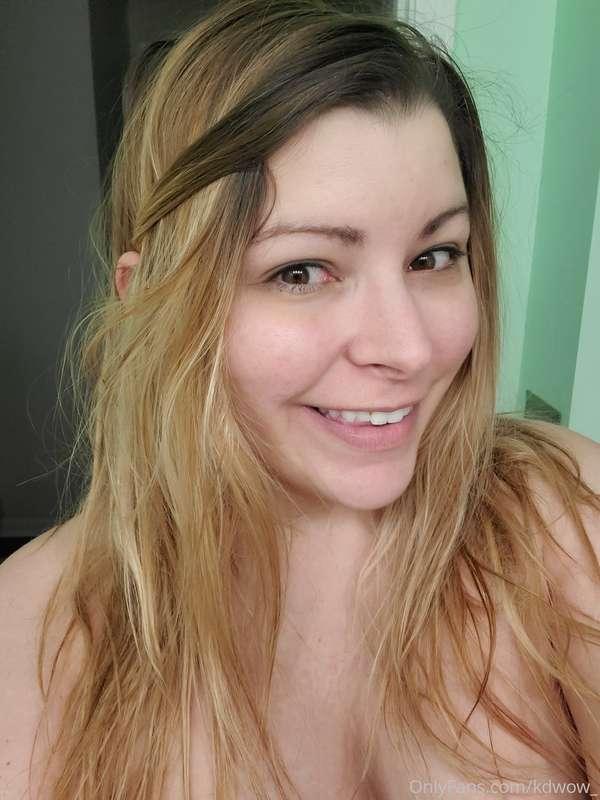 Good morning! I'm naked :)