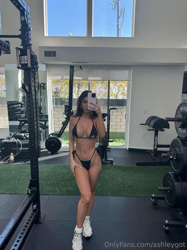 Making sure I look right for the gym 🔥