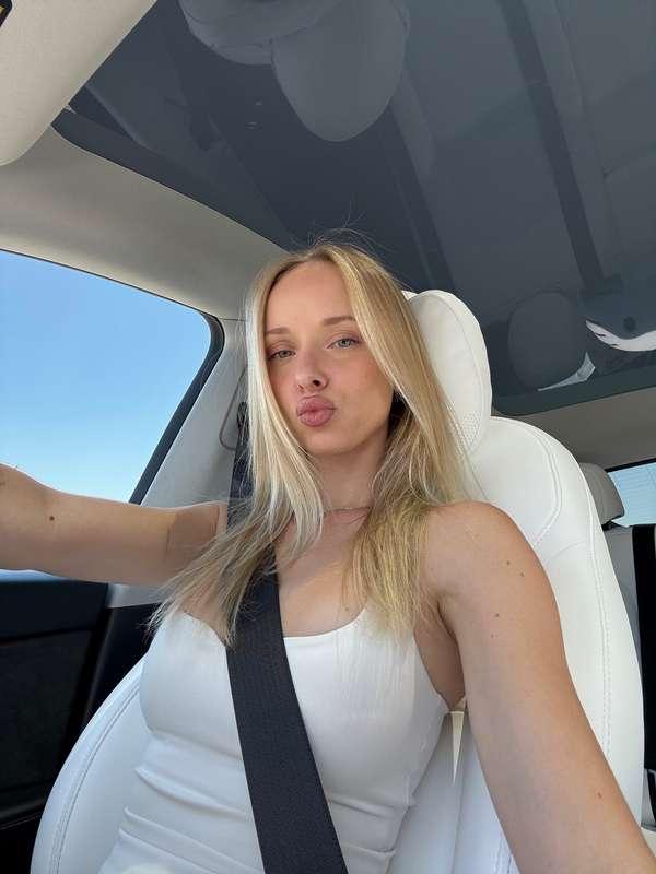 kiss for everyone 😘