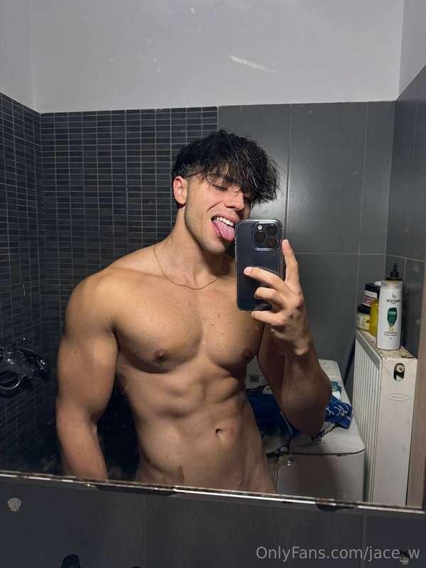 Do you like crazy faces?🤪