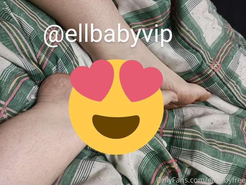 Love hairy legs or feet? Check out my page! Onlyfans.com/ell..