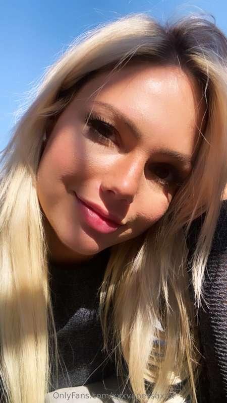 hey babe check your DMs i'm in the mood to give you some spe..