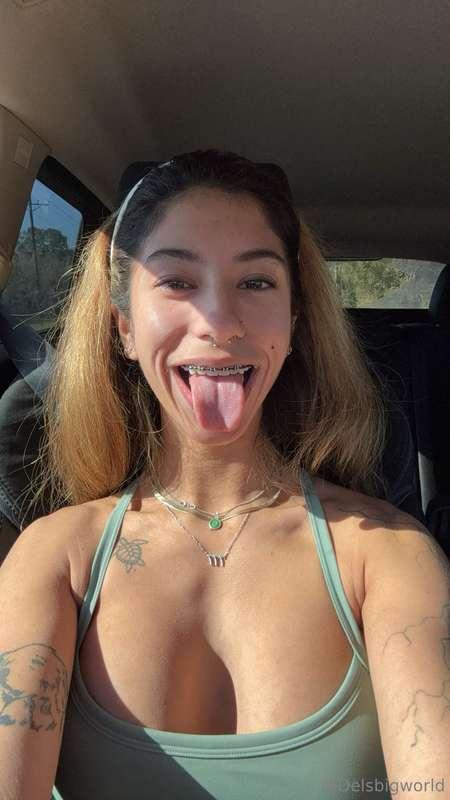 Who wants to suck my tities 😽I love nipple play 