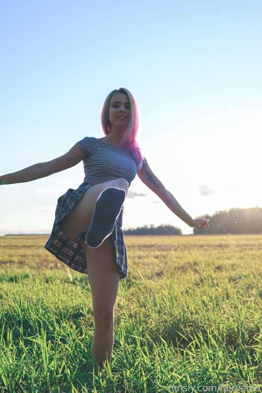 Full set available now &lt;3 

#fyp #pinkhair #dirtysocks #socks #dirtyfeet #feet #upskirt #booty #ass #butt 