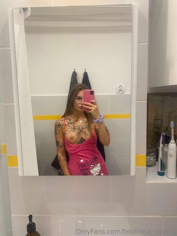 😈