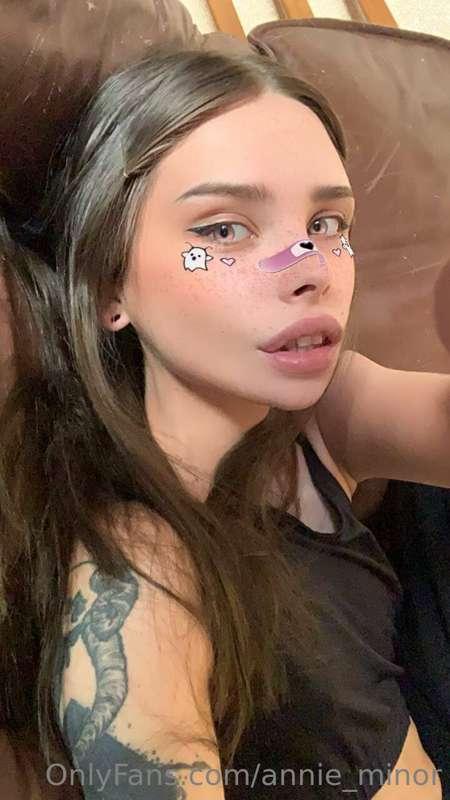 Text her 👉@karolina_mew , she's online right now 🔞
Lick me a..