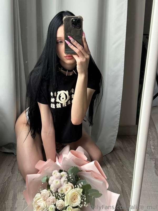 Send me selfie of yourself 😘