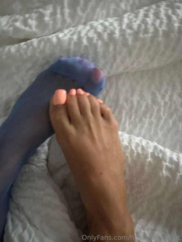 I love these blue nylons.