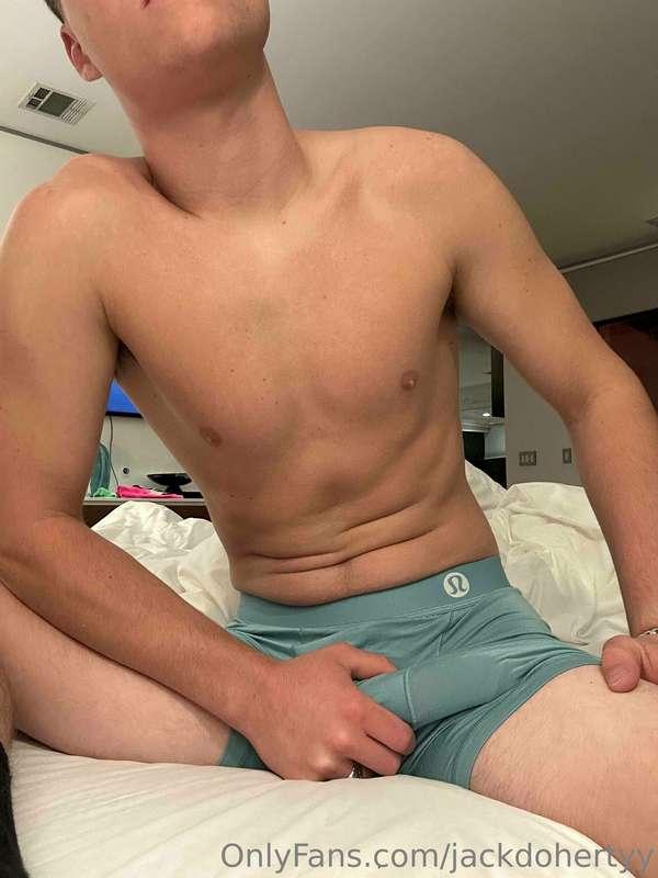 who's up for an adventurous tongue experience? 😜