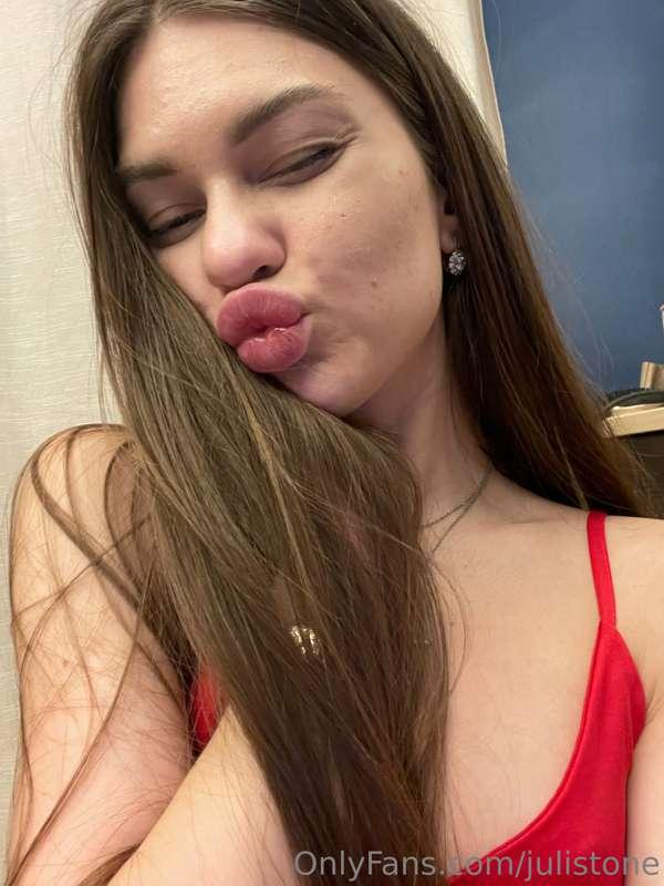 Kiss💋 So eager to bring myself to a morning orgasm soon, can..