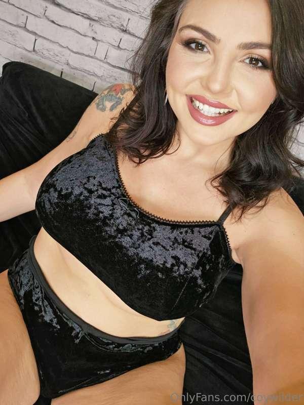 VIP Live at 8pm central @coyandcocky

Follow to watch @coyan..