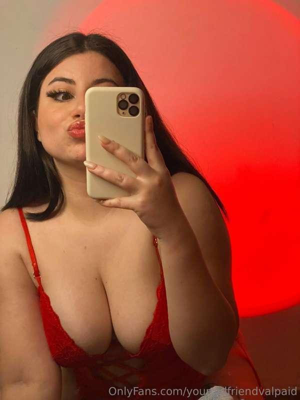 christmas is very close, december is my favorite month 💕do y..