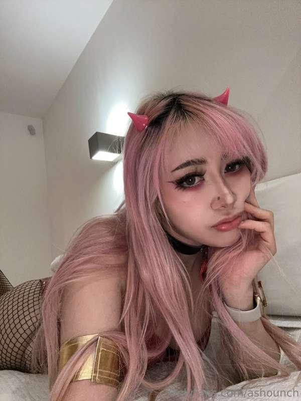 😈